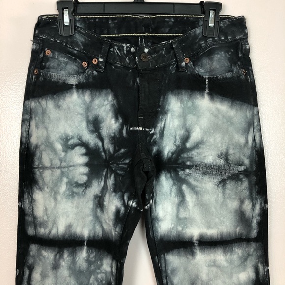 Levis X UO | Tie Dye Distressed Cutoff Denim - Picture 3 of 6